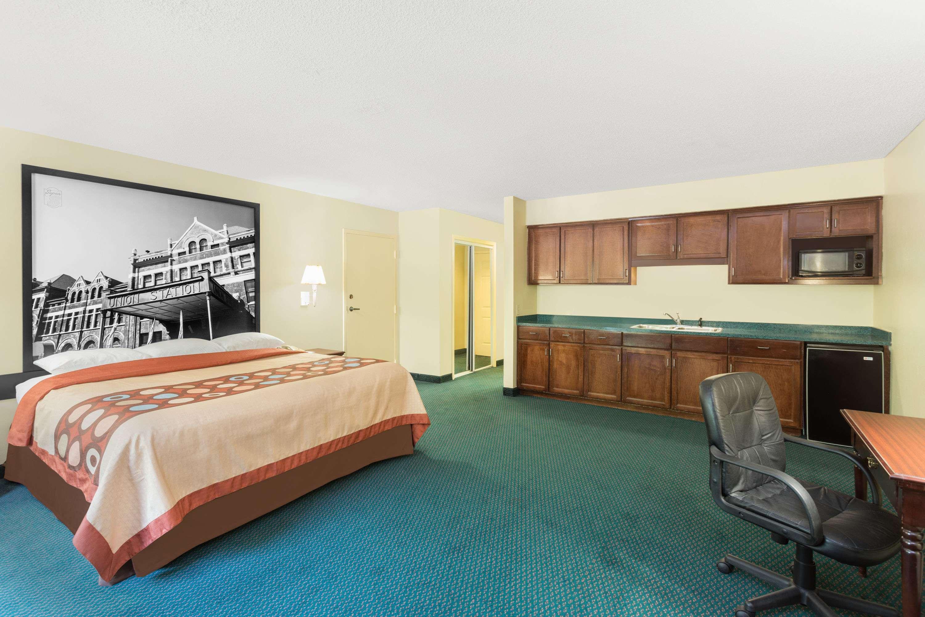 Super 8 By Wyndham Montgomery I-65 Eksteriør bilde