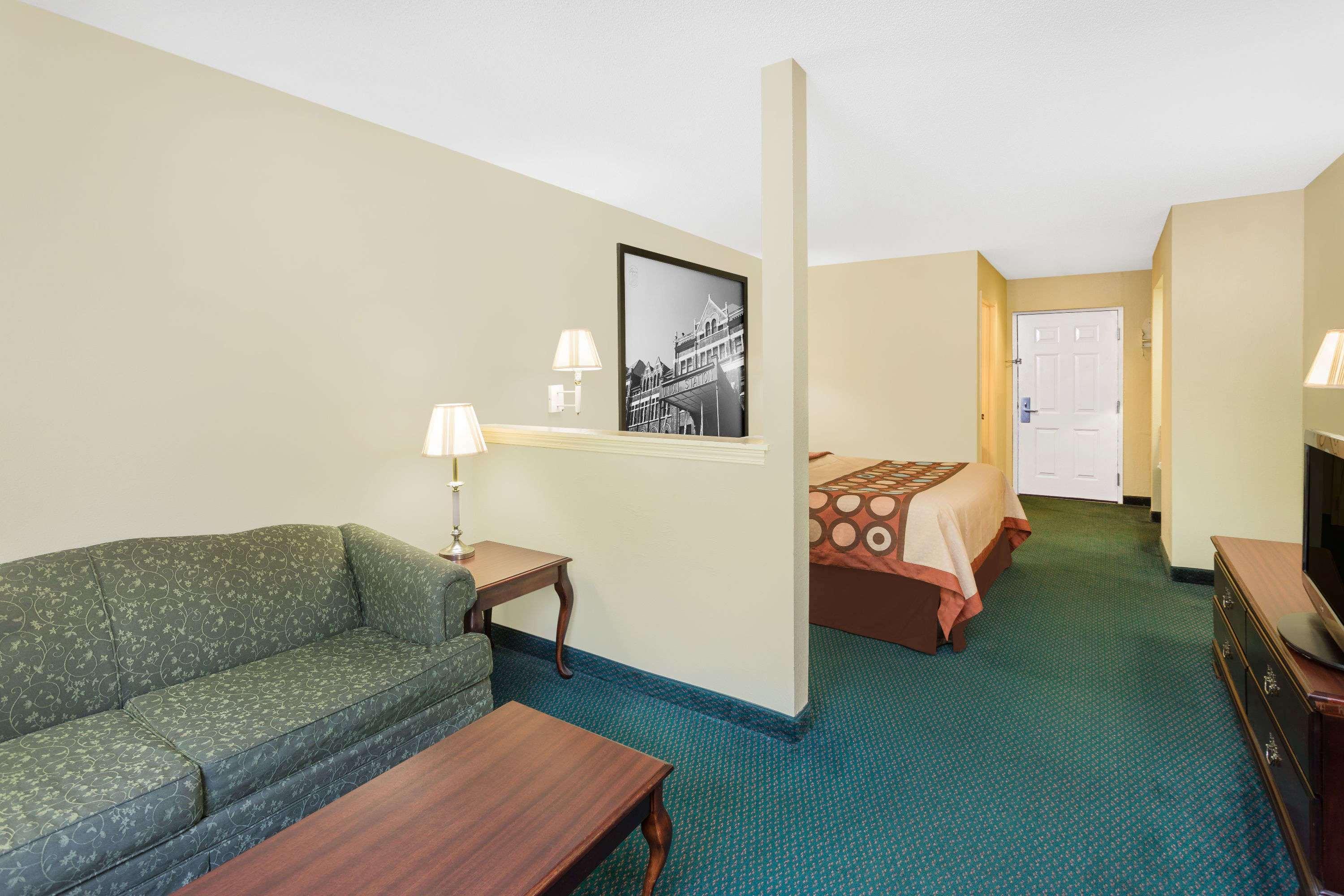 Super 8 By Wyndham Montgomery I-65 Eksteriør bilde